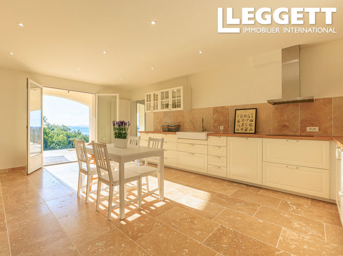 Image No.4-5 Bed House for sale