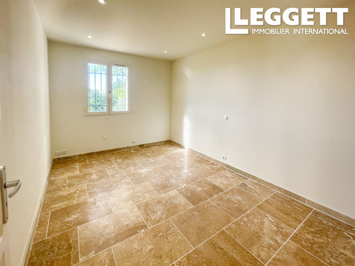 Image No.7-5 Bed House for sale