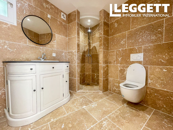 Image No.8-5 Bed House for sale