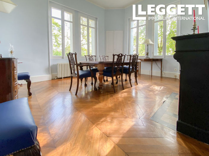 Image No.6-6 Bed Chateaux for sale