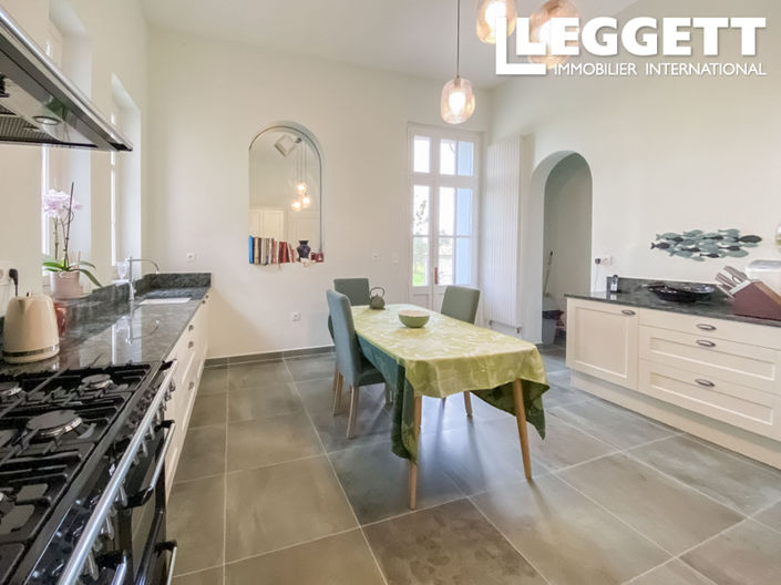 Image No.7-6 Bed Chateaux for sale