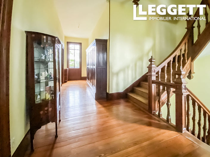 Image No.10-6 Bed Chateaux for sale