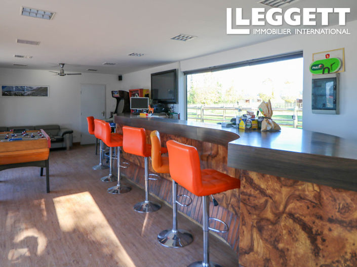 Image No.7-7 Bed House for sale