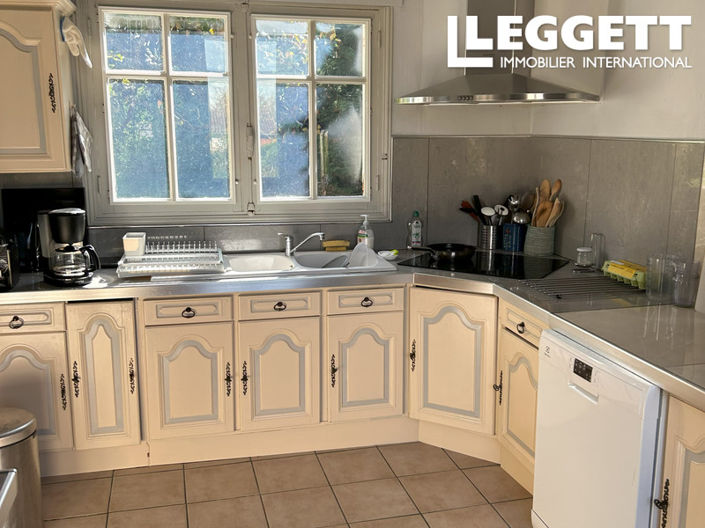 Image No.6-4 Bed House for sale