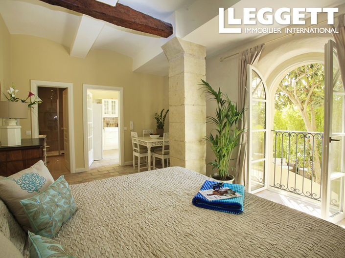 Image No.8-11 Bed Commercial for sale