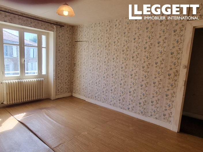 Image No.10-3 Bed House for sale