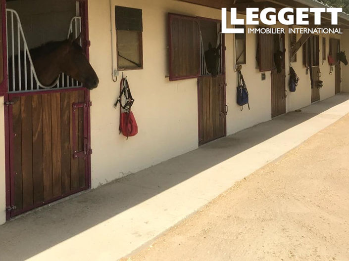 Image No.10-3 Bed Commercial for sale