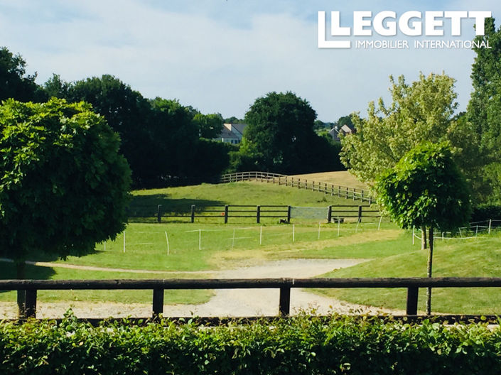 Image No.9-3 Bed Commercial for sale