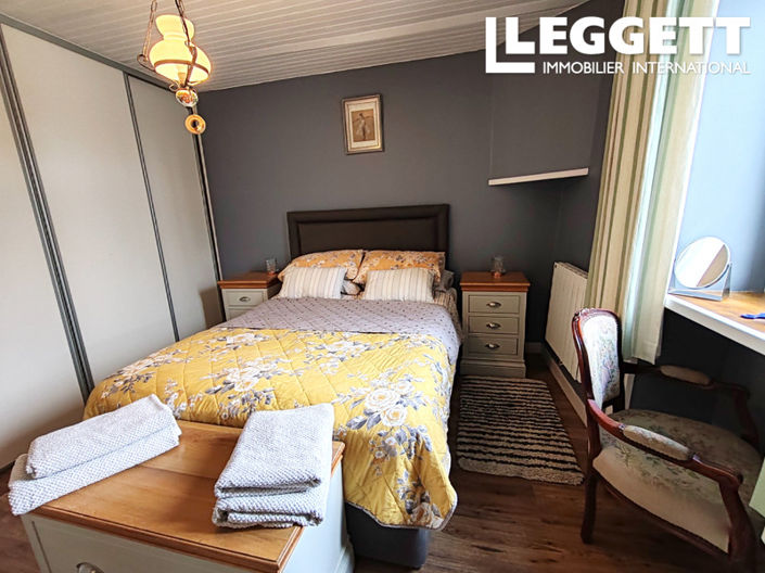 Image No.5-6 Bed House for sale