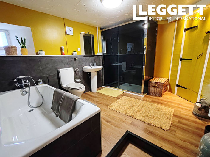 Image No.6-6 Bed House for sale