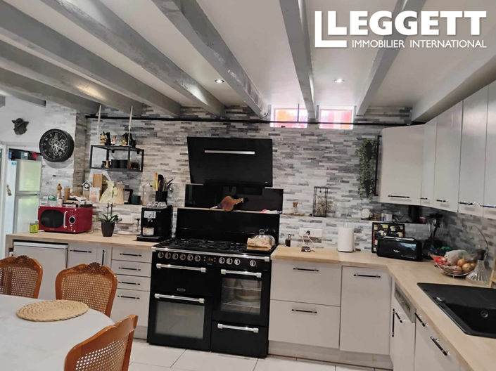 Image No.2-4 Bed House for sale