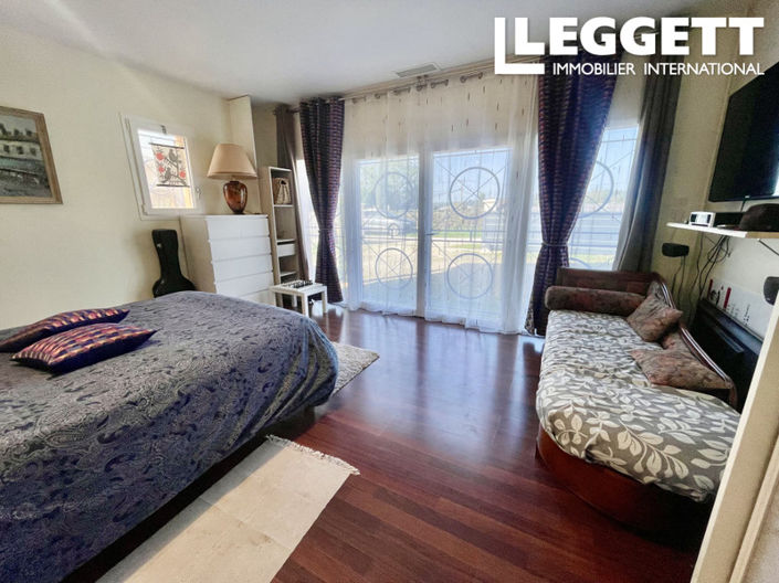 Image No.9-3 Bed House for sale