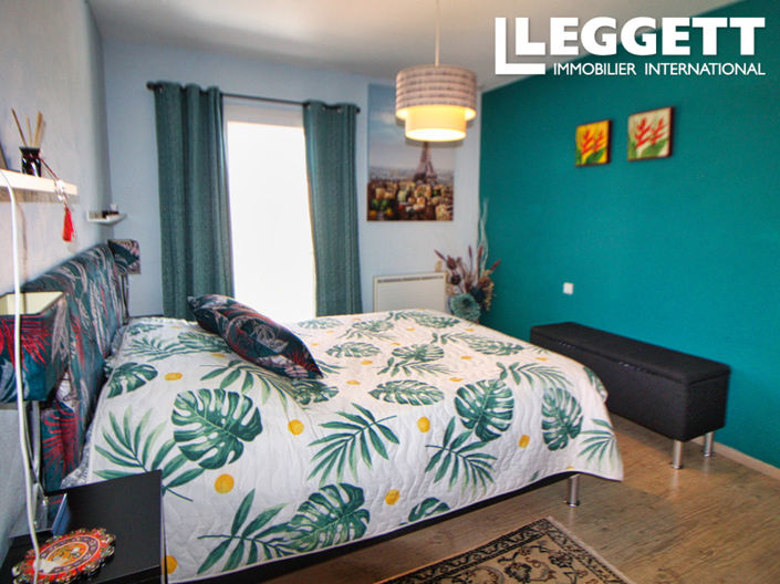 Image No.8-3 Bed House for sale