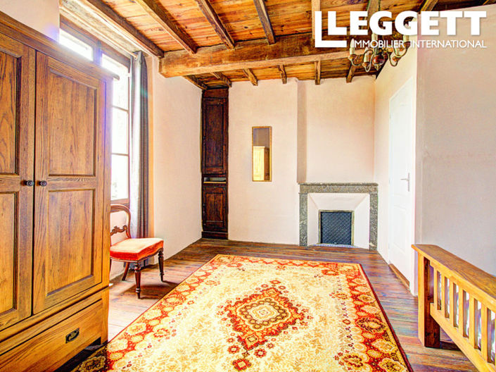 Image No.7-5 Bed House for sale