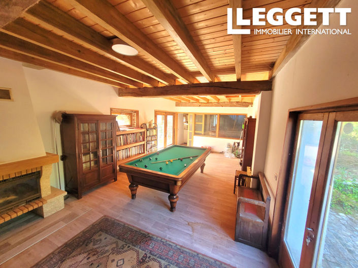 Image No.6-5 Bed House for sale