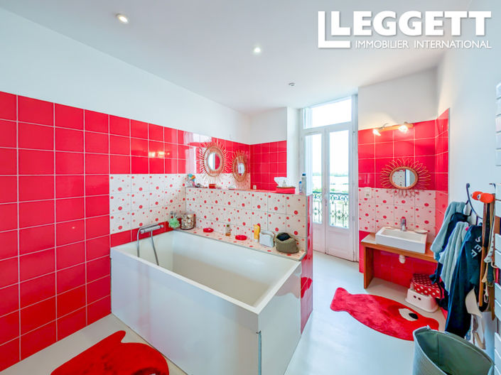 Image No.9-5 Bed House for sale