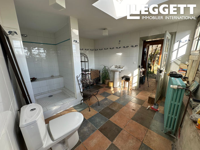 Image No.6-4 Bed House for sale