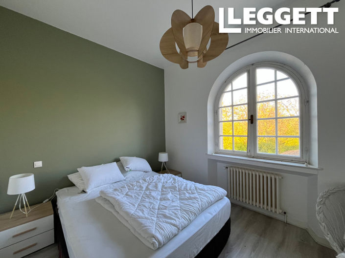 Image No.5-6 Bed House for sale