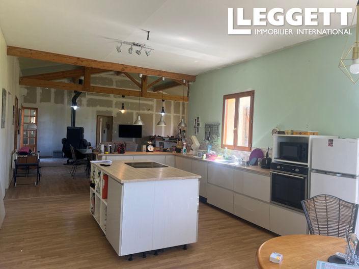 Image No.2-Maison de 4 chambres à vendre à Bonneville-et-Saint-Avit-de-Fumadières