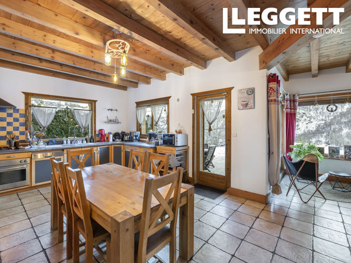 Image No.6-4 Bed House for sale