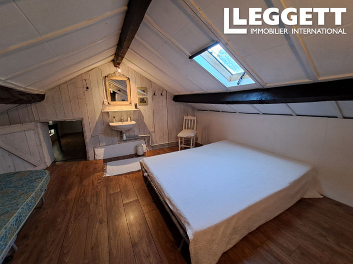 Image No.10-3 Bed House for sale