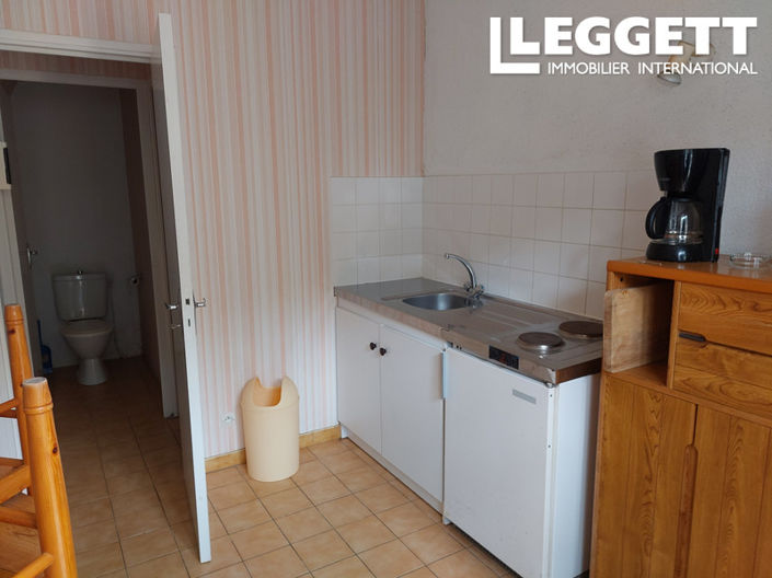 Image No.7-21 Bed Commercial for sale