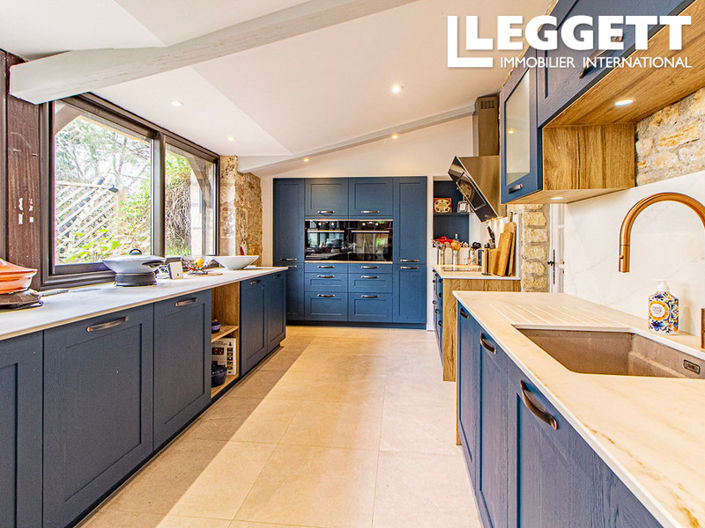 Image No.4-10 Bed House for sale