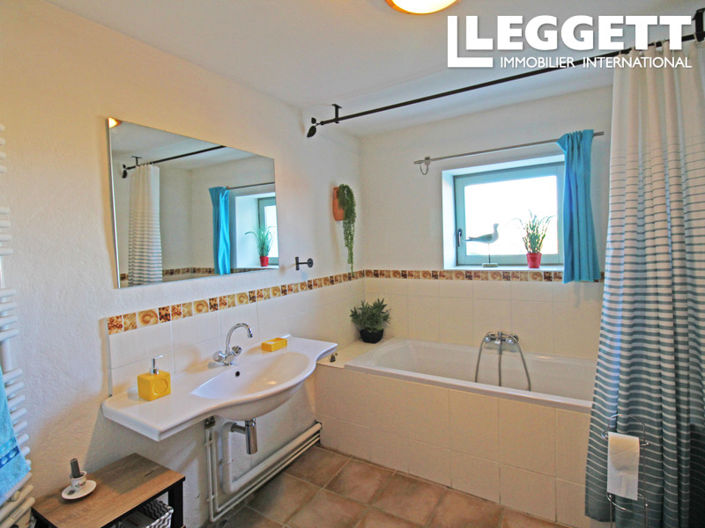 Image No.7-4 Bed House for sale