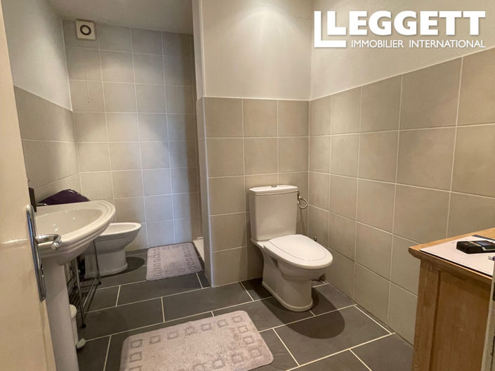 Image No.6-4 Bed House for sale