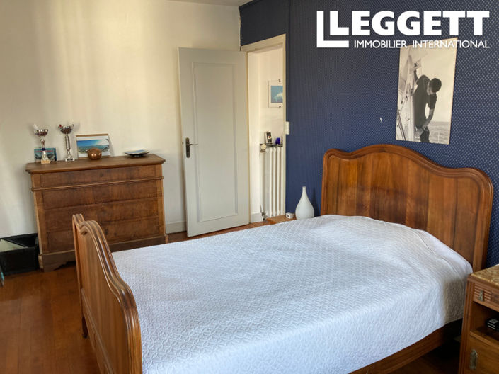 Image No.7-6 Bed House for sale