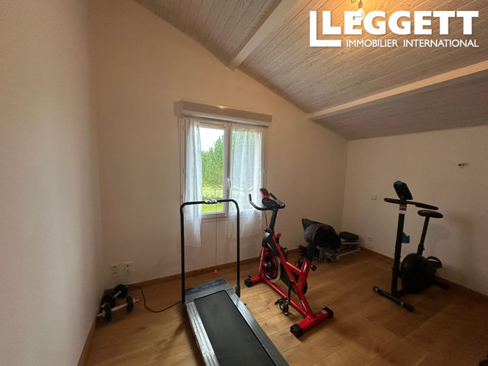 Image No.8-4 Bed House for sale