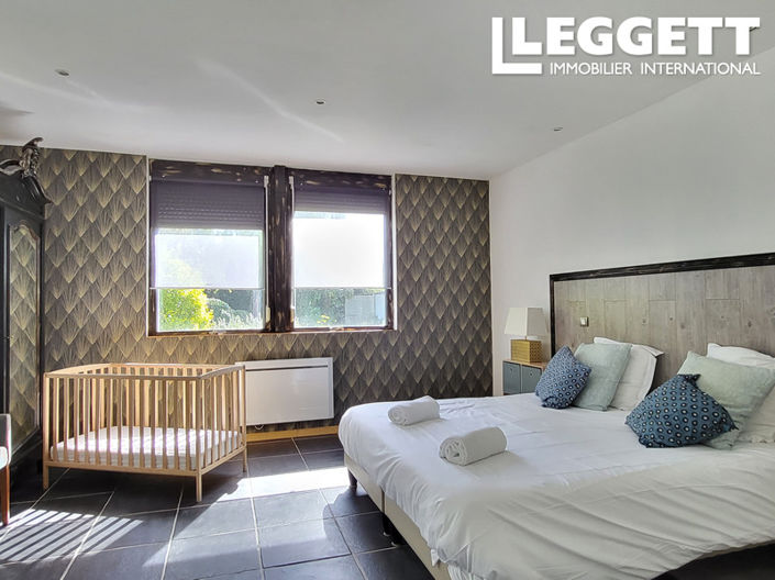 Image No.7-6 Bed House for sale