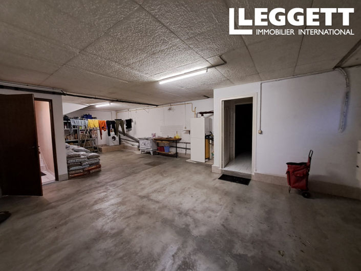 Image No.9-5 Bed House for sale