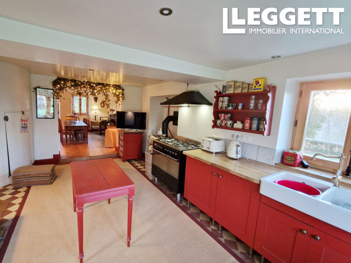 Image No.3-8 Bed House for sale