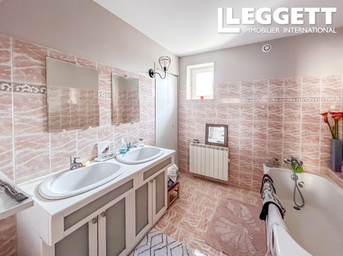 Image No.6-7 Bed House for sale