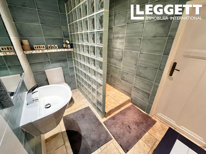 Image No.8-3 Bed House for sale