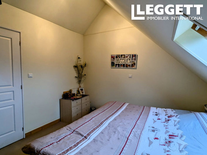 Image No.8-3 Bed House for sale