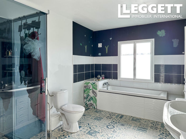 Image No.10-6 Bed House for sale