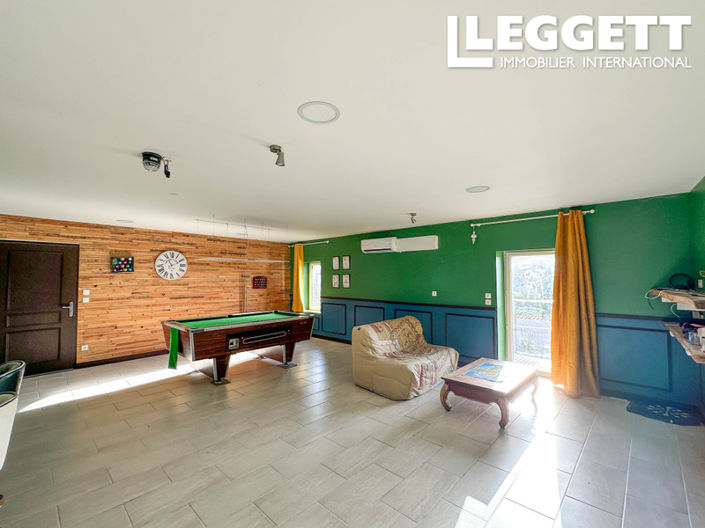 Image No.6-6 Bed House for sale