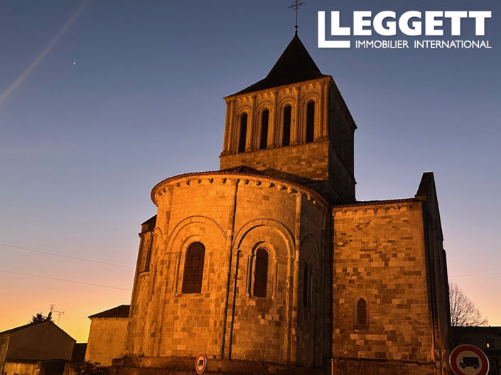 Image No.10-3 Bed House for sale