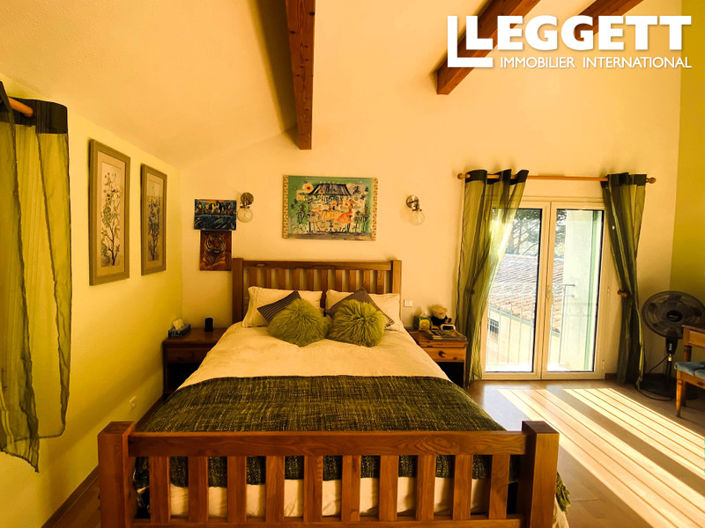 Image No.9-5 Bed House for sale