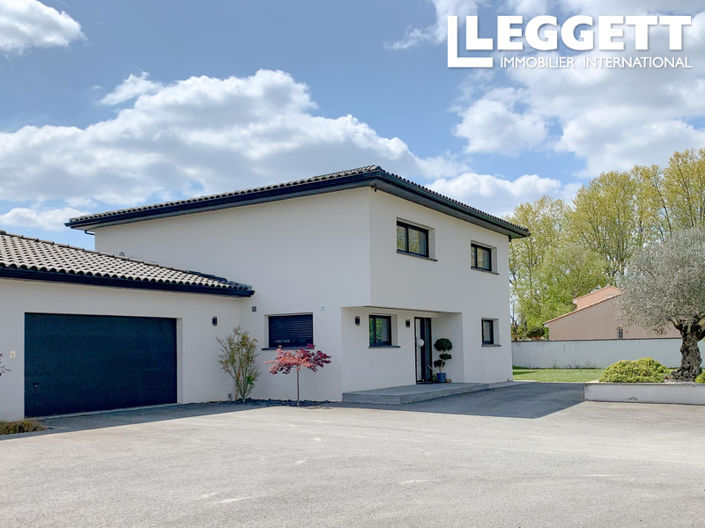 Image No.2-4 Bed House for sale