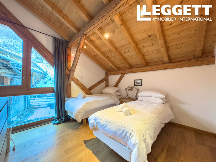 Image No.10-5 Bed House for sale