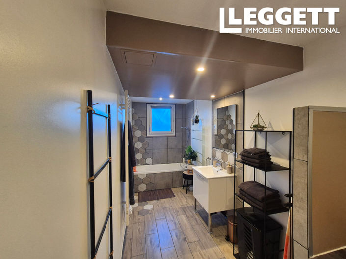 Image No.9-4 Bed House for sale