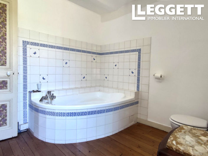 Image No.8-4 Bed House for sale