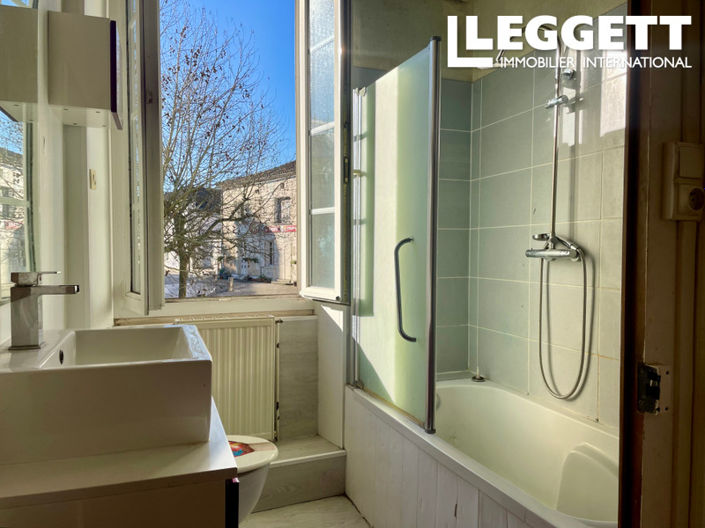 Image No.8-5 Bed House for sale