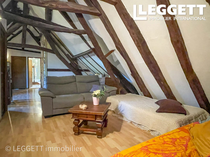 Image No.10-3 Bed House for sale