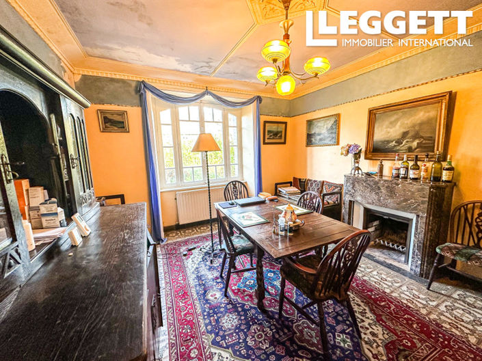 Image No.7-10 Bed House for sale