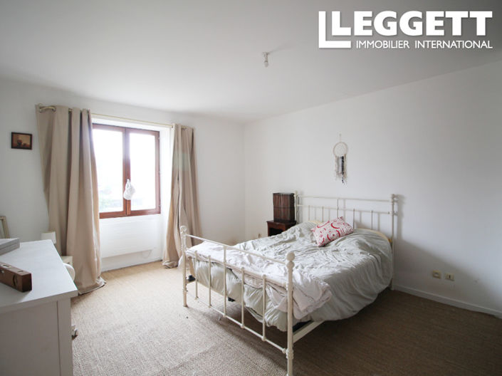 Image No.5-6 Bed House for sale