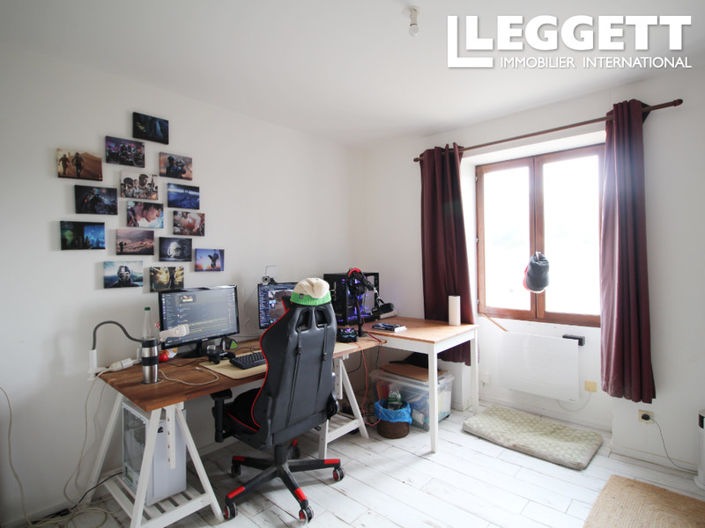 Image No.6-6 Bed House for sale